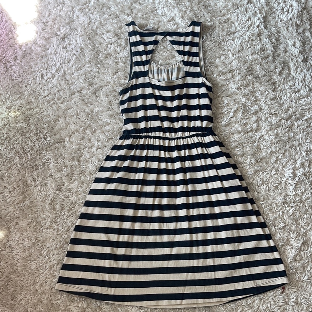 Loft Dress - Picture 5 of 7